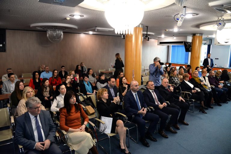 ОДРЖАНА ПАНЕЛ-ДИСКУСИЈА О СТВАРАЊУ ПОДСТИЦАЈНОГ ОКРУЖЕЊА ЗА РАЗВОЈ ЖЕНСКОГ ПРЕДУЗЕТНИШТВА У АП ВОЈВОДИНИ
