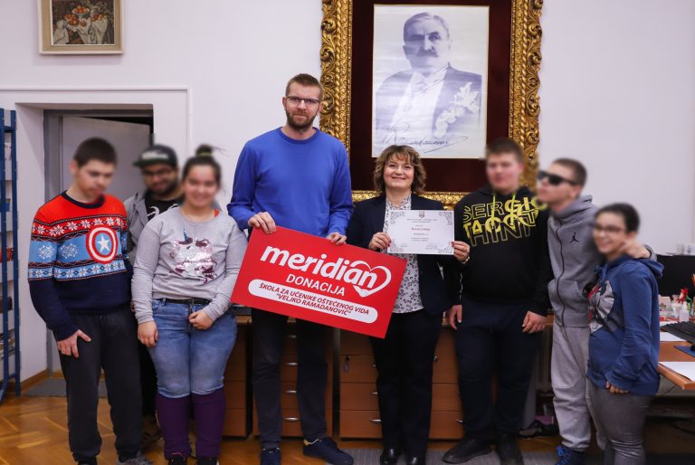 RAVNOPRAVNA ŠANSA ZA SVE – Kompanija Meridian donirala 100.000 dinara školi za slepu i slabovidu decu u Zemunu
