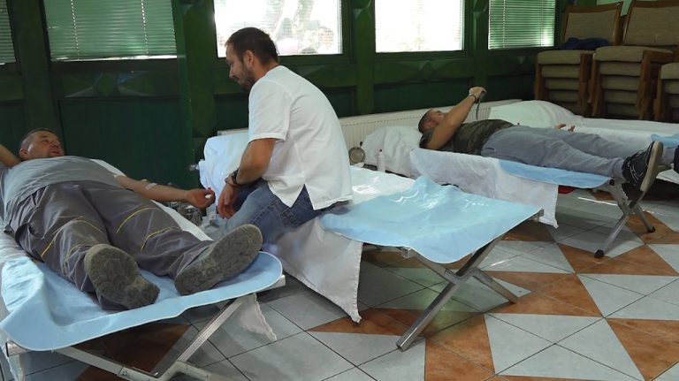 Одржана акција добровољног давања крви и јавни час прве помоћи