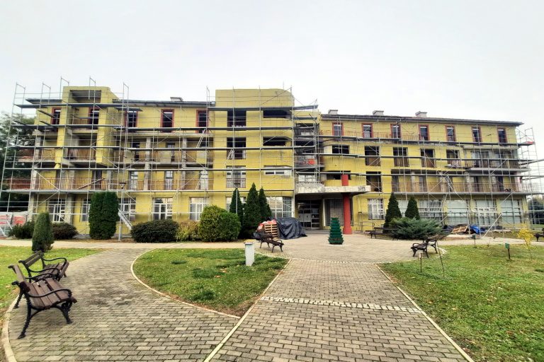 Мировић: Почела реализација великог пројекта енергетске санације јавних објеката у АП Војводини