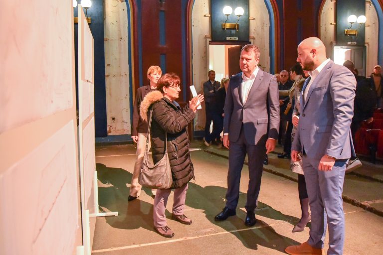 Мировић: После готово 40 година почела реконструкција Позоришта „Добрица Милутиновић“ у Сремској Митровици