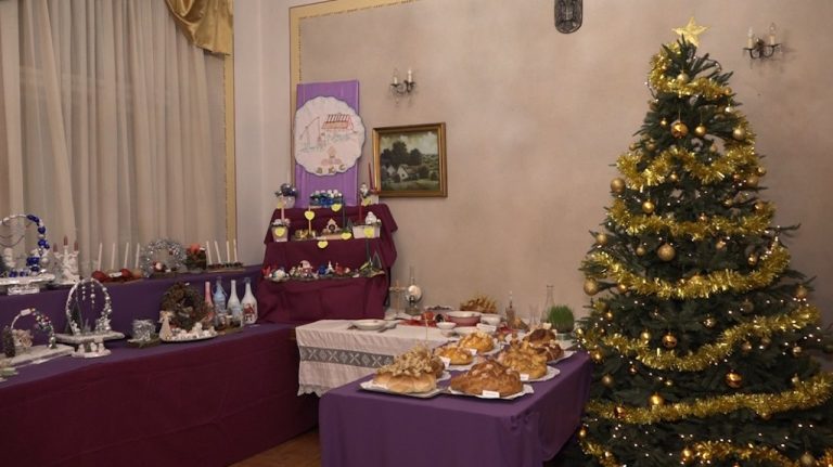 Божићна изложба у Бајмоку