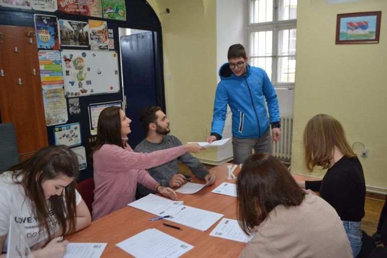 Осмаци до 29. децембра могу да се изјасне који ће предмет полагати као трећи тест на завршном испиту.