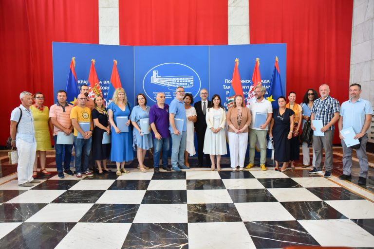 Секретарка Ћирић Бошковић уручила уговоре из области јавног информисања и филмске уметности