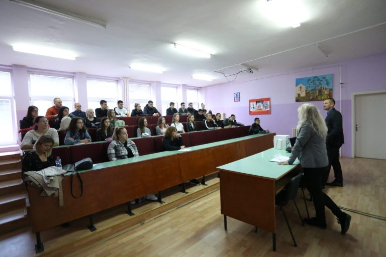Самофинансирајући студенти остварују право на повраћај 50% школарине