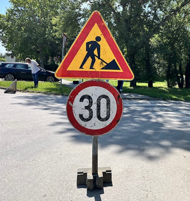 Део Трга цара Јована Ненада затворен за саобраћај