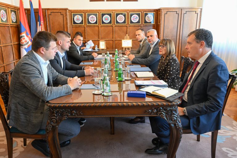 У Покрајинској влади одржан састанак о унапређењу услова за развој кајакашког спорта