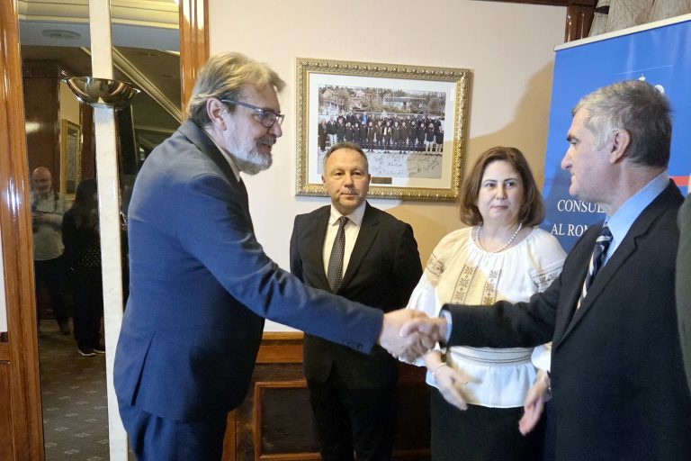 Потпредседник Жигманов честитао Национални дан Румуније