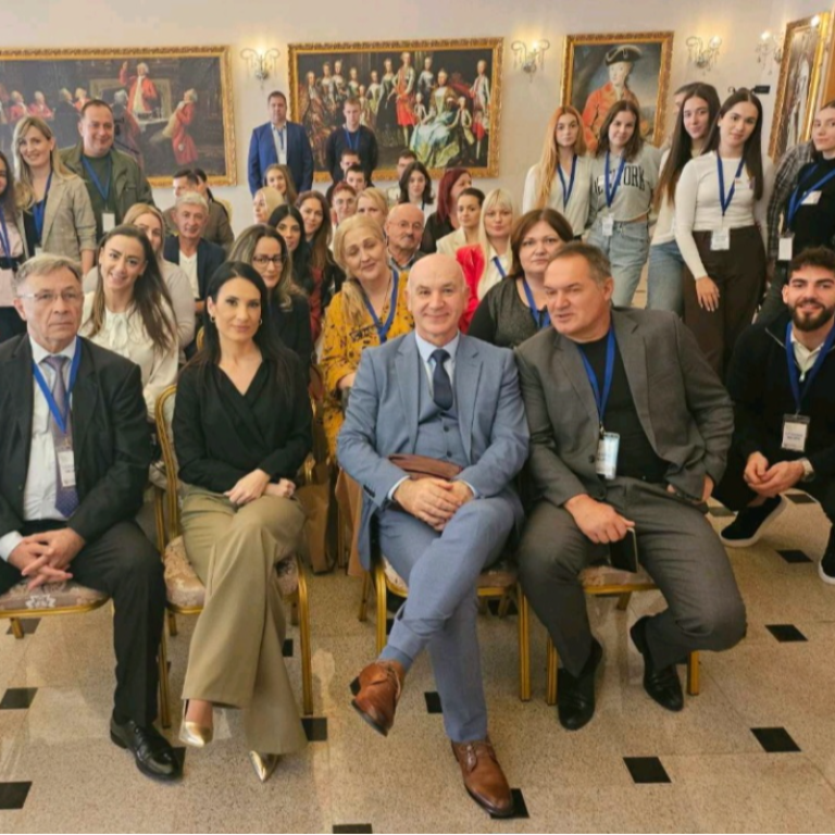 Снежана, смрзли смо се!