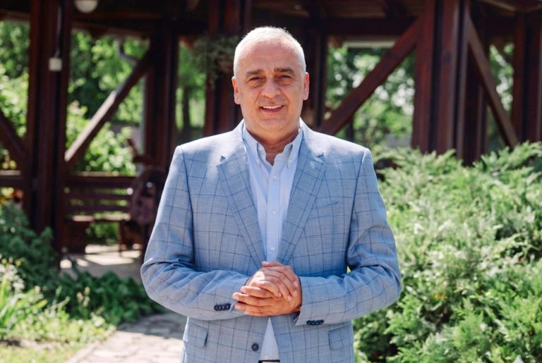 Васкршња честитка председника Скупштине града Даниела Ђивановића